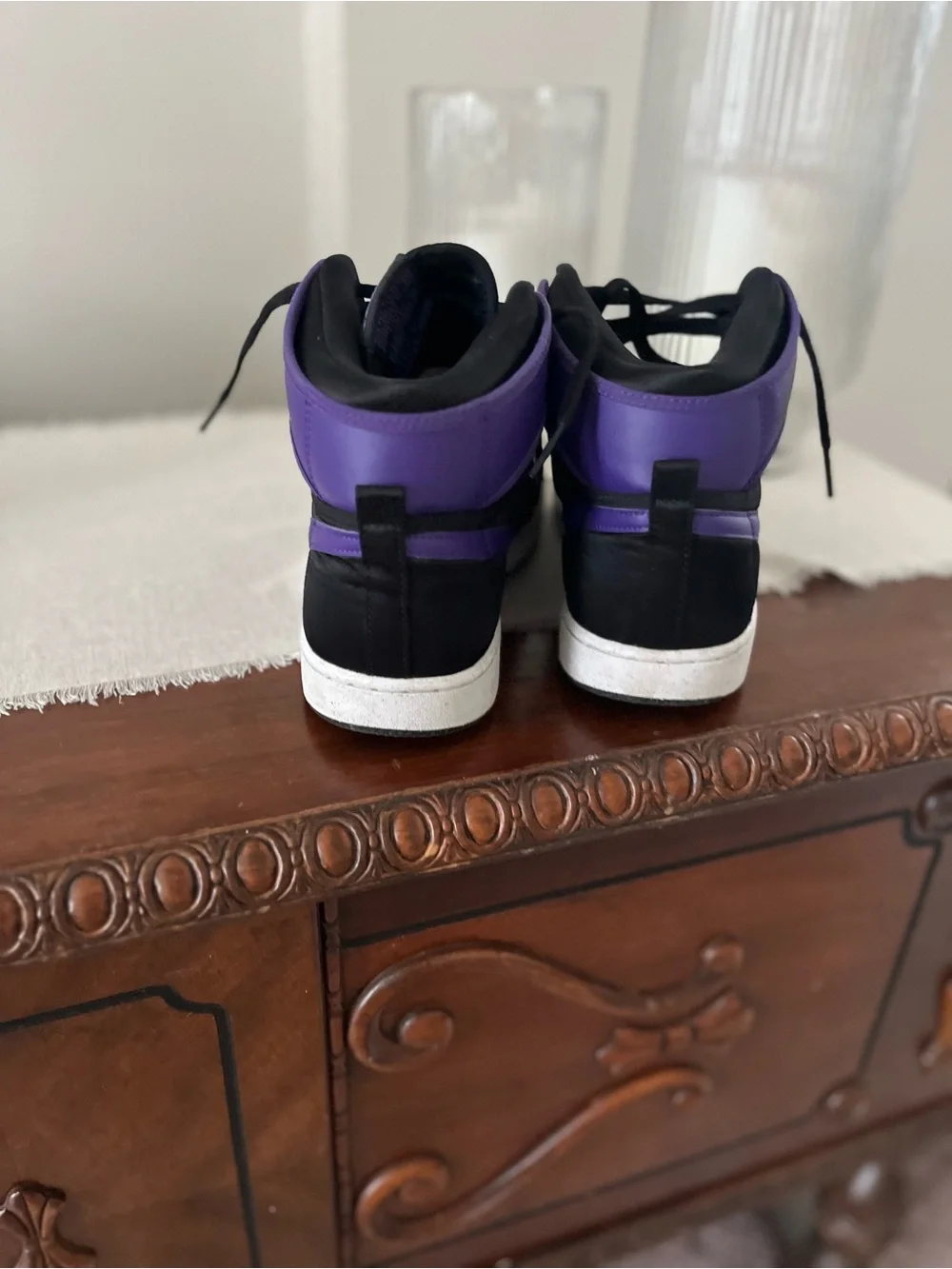 Nike Black & Purple Low-Top Sneaker